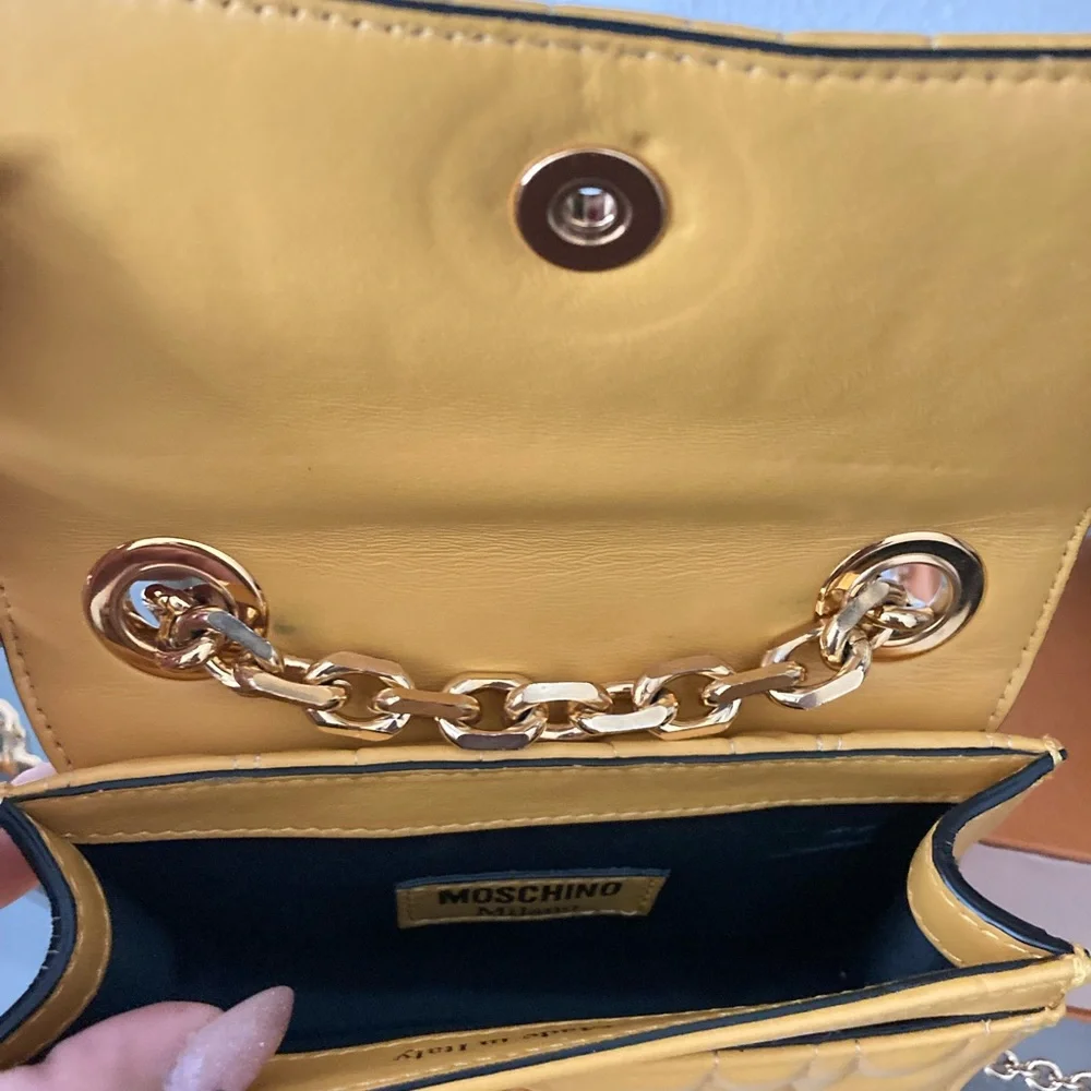 50% off SALE Moschino Mustard Quilted Chain Crossbody Bag - Picture 5 of 13